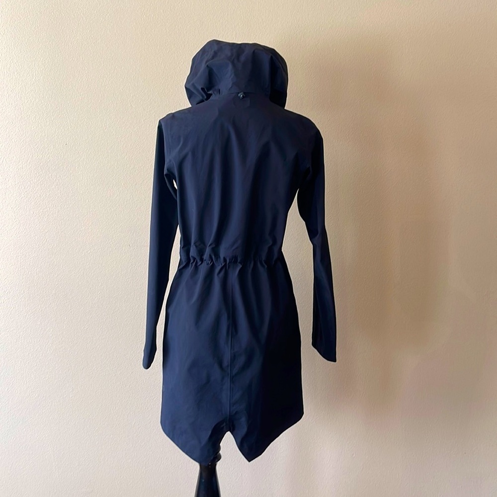 Lululemon jacket size 2